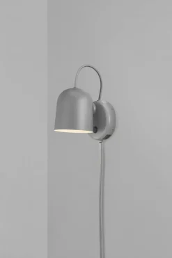 Angle vegglampe med USB