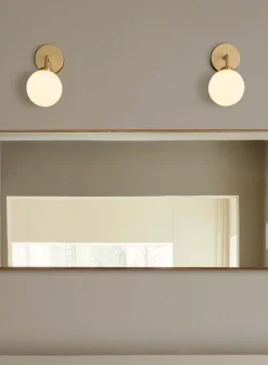 Apiales vegglampe for ledning