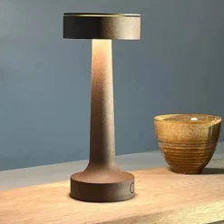 Buddy bærbar bordlampe oppladbar 3000 Kelvin