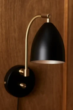 Deluxe vegglampe - m/dimmer og messingdetaljer