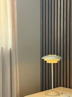 Epsilon oppladbar bordlampe - h37