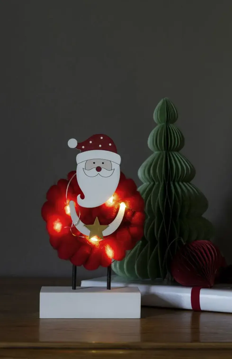 Julepynt med lys i tre og bomull, H19