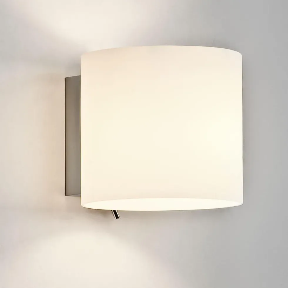 Luga vegglampe - Opal glass