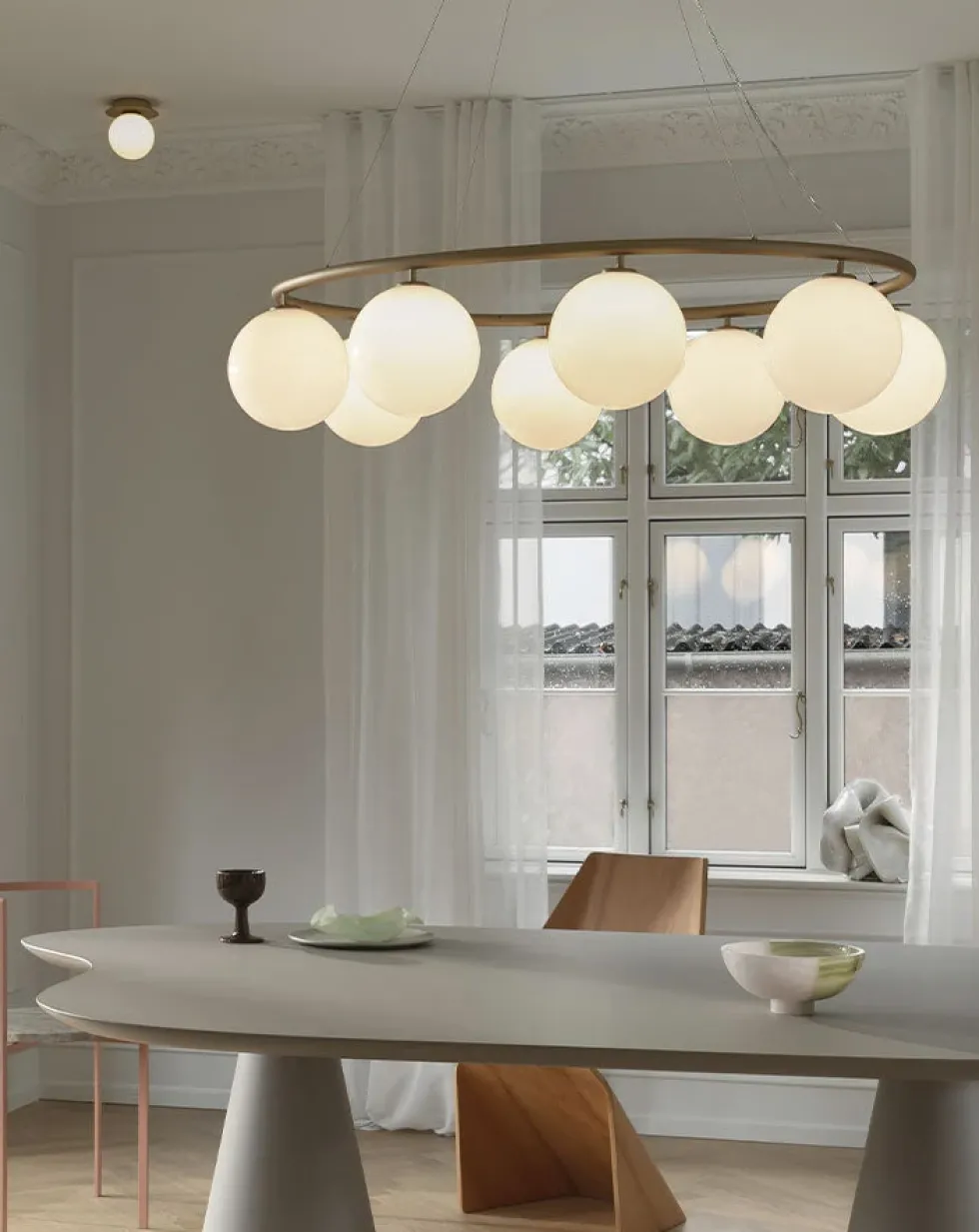 Miira 8 oval taklampe