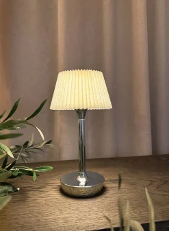 Nova oppladbar bordlampe med plissert skjerm