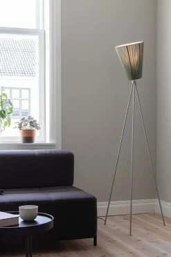 Oslo Wood gulvlampe lysegrå med skjerm
