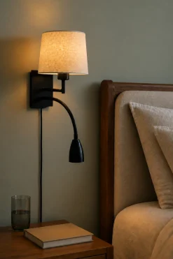 Saga vegglampe med lesearm
