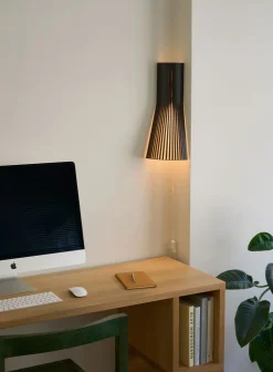 Secto Small 4237 vegglampe for hjørne