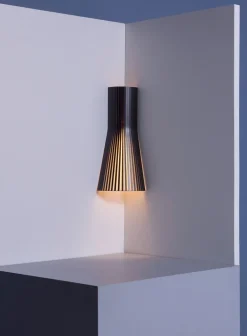 Secto Small 4237 vegglampe for hjørne