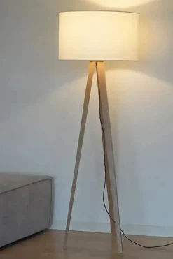 Silvanus gulvlampe med skjerm - h148